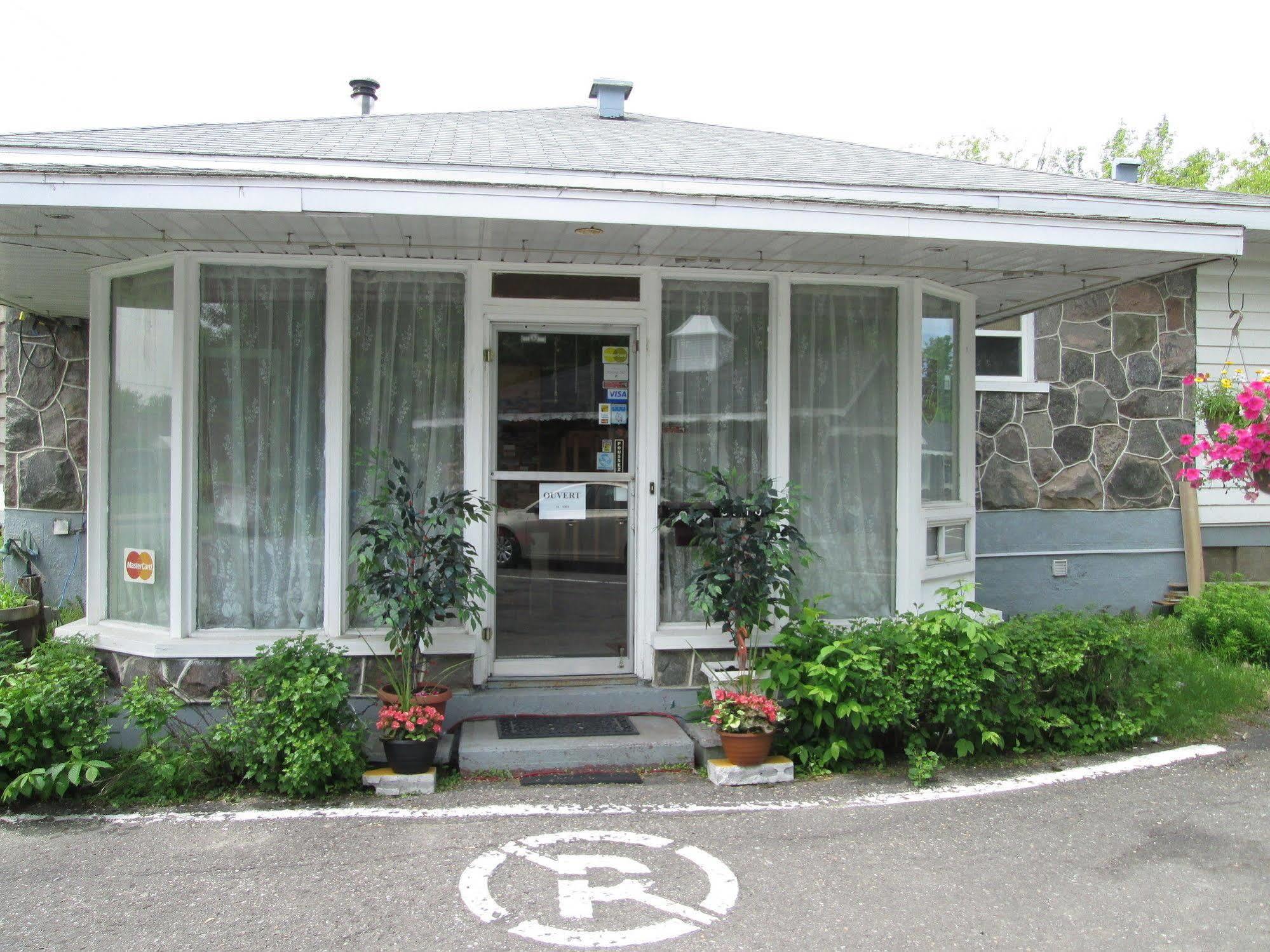 Motel Jann Квебек Екстериор снимка